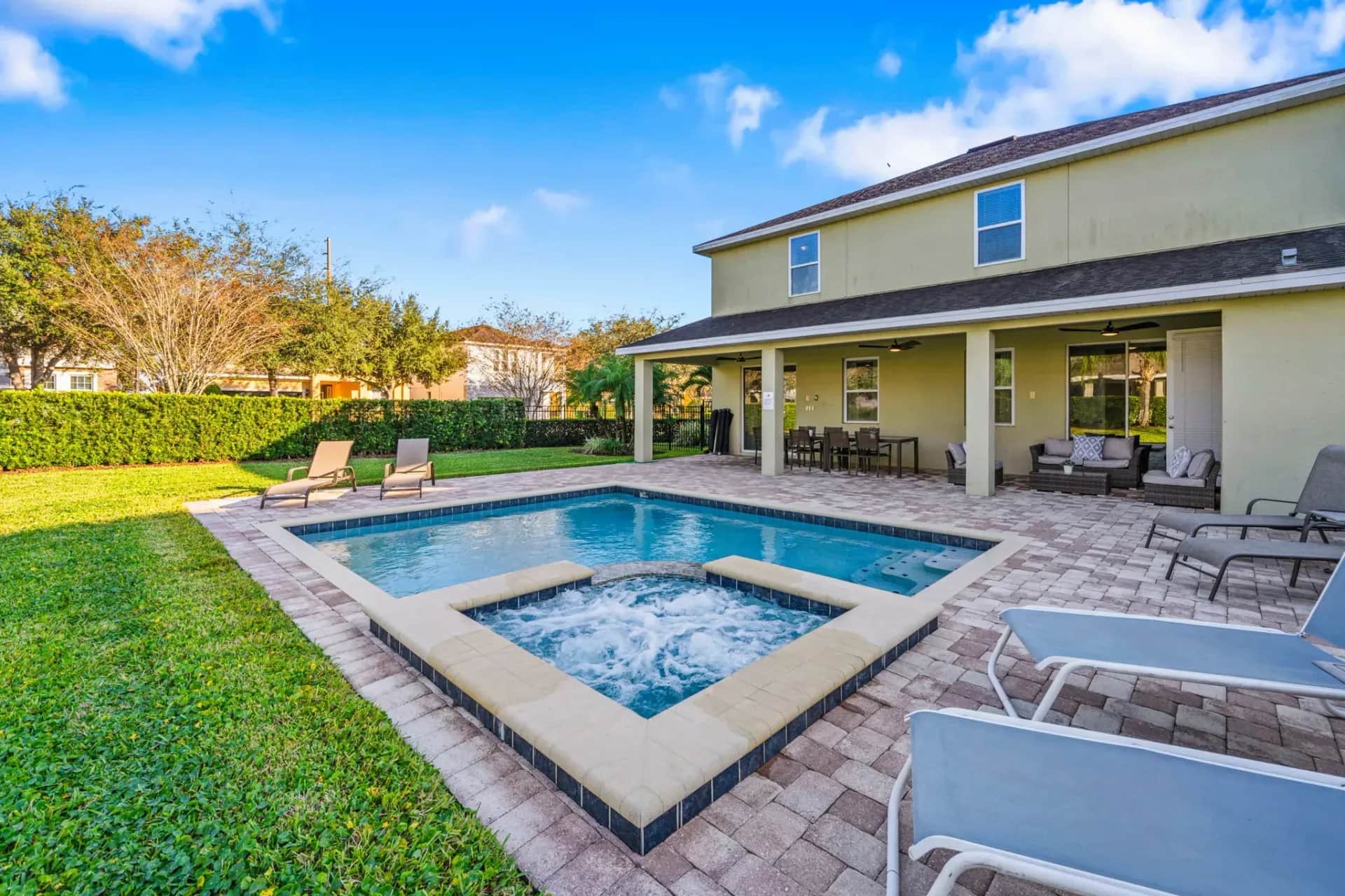 Emerald Palms Retreat — 8-bedroom vacation home with a private pool at Encore Resort, Kissimmee, FL