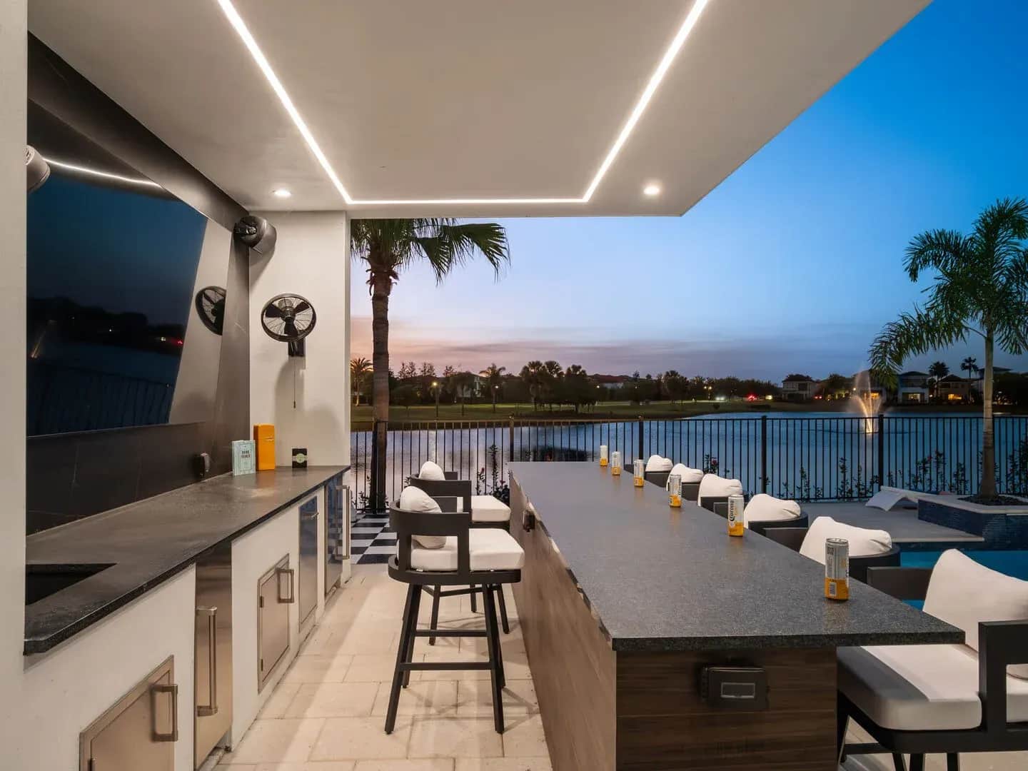 Lakeview Luxe Retreat — 10-bedroom vacation home with a private pool at Reunion Resort, Kissimmee, FL