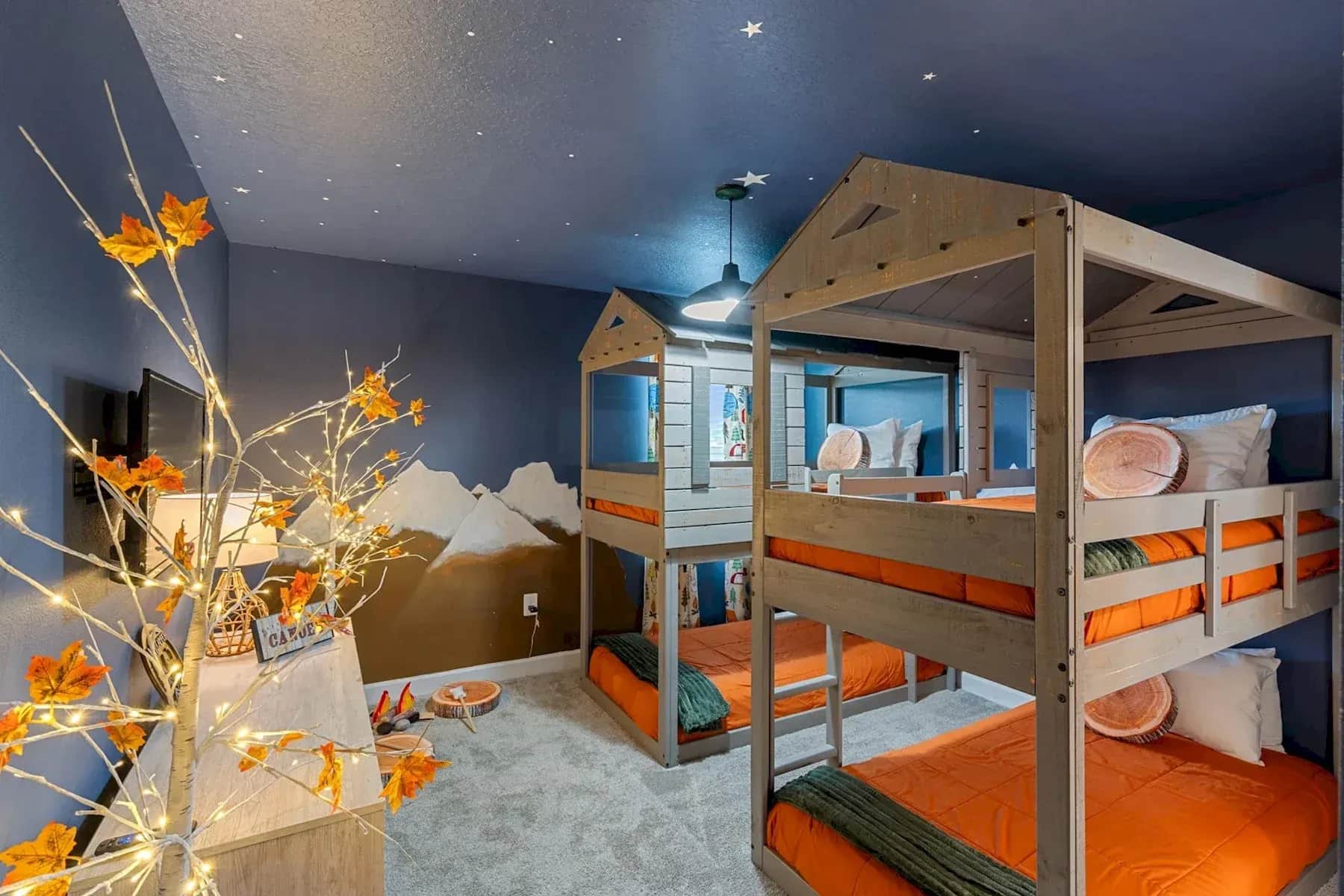 Magic Trails Manor — 10-bedroom vacation home with a private pool at ChampionsGate, Davenport, FL
