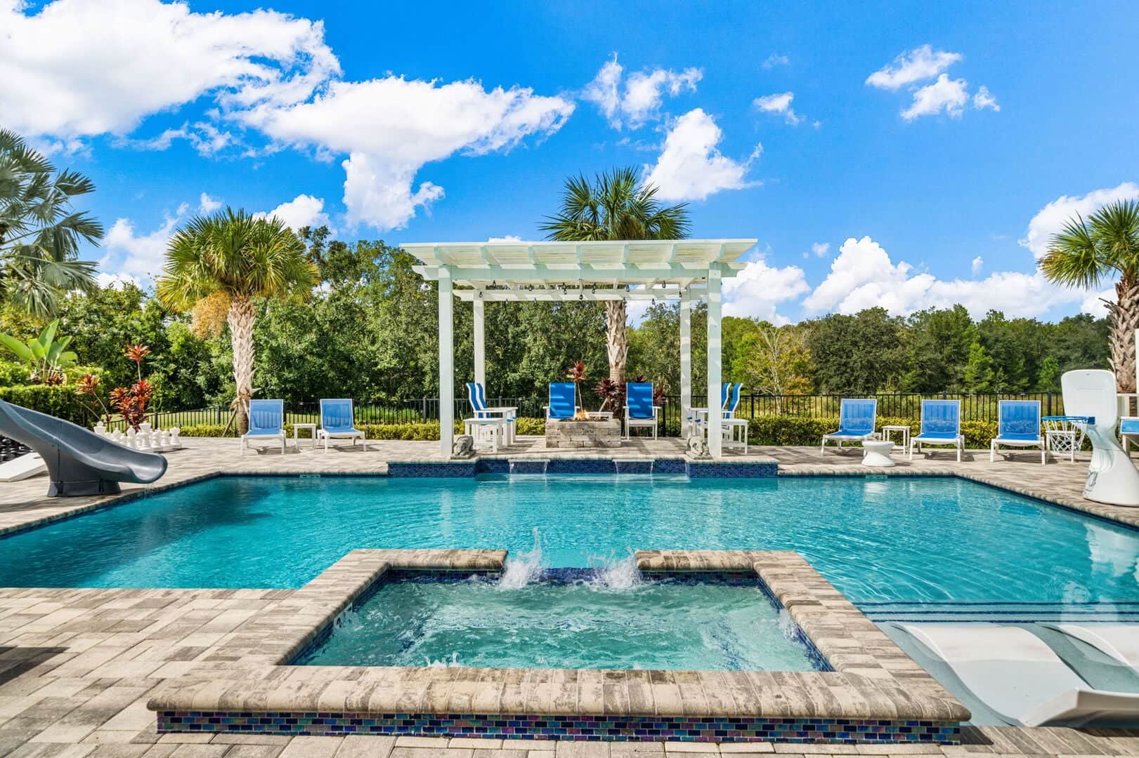 Lagoon Links Mansion — 13-bedroom vacation home with a private pool at Reunion Resort, Kissimmee, FL