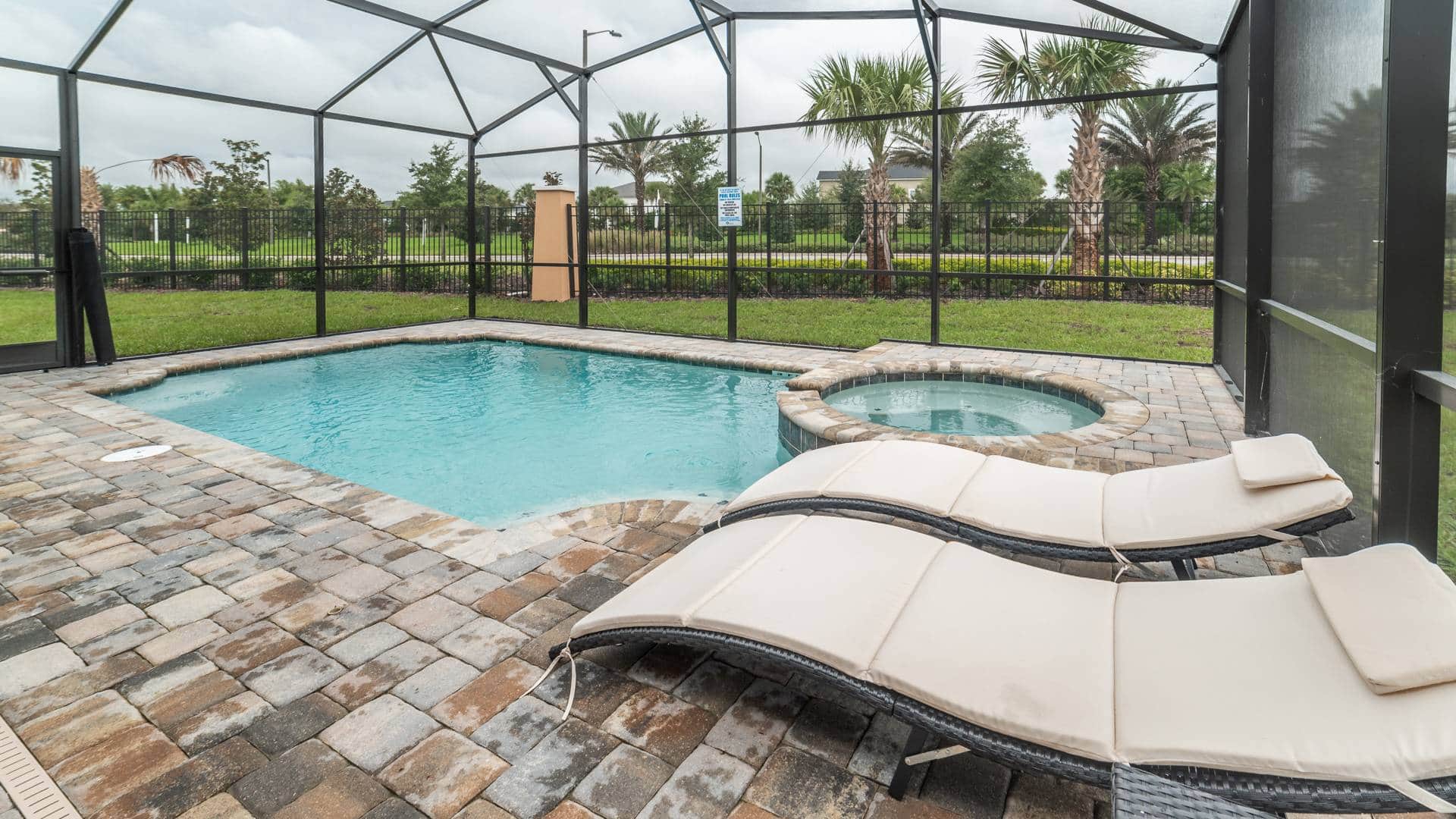 Coral Skies — 7-bedroom vacation home with a private pool at Solara Resort, Kissimmee, FL