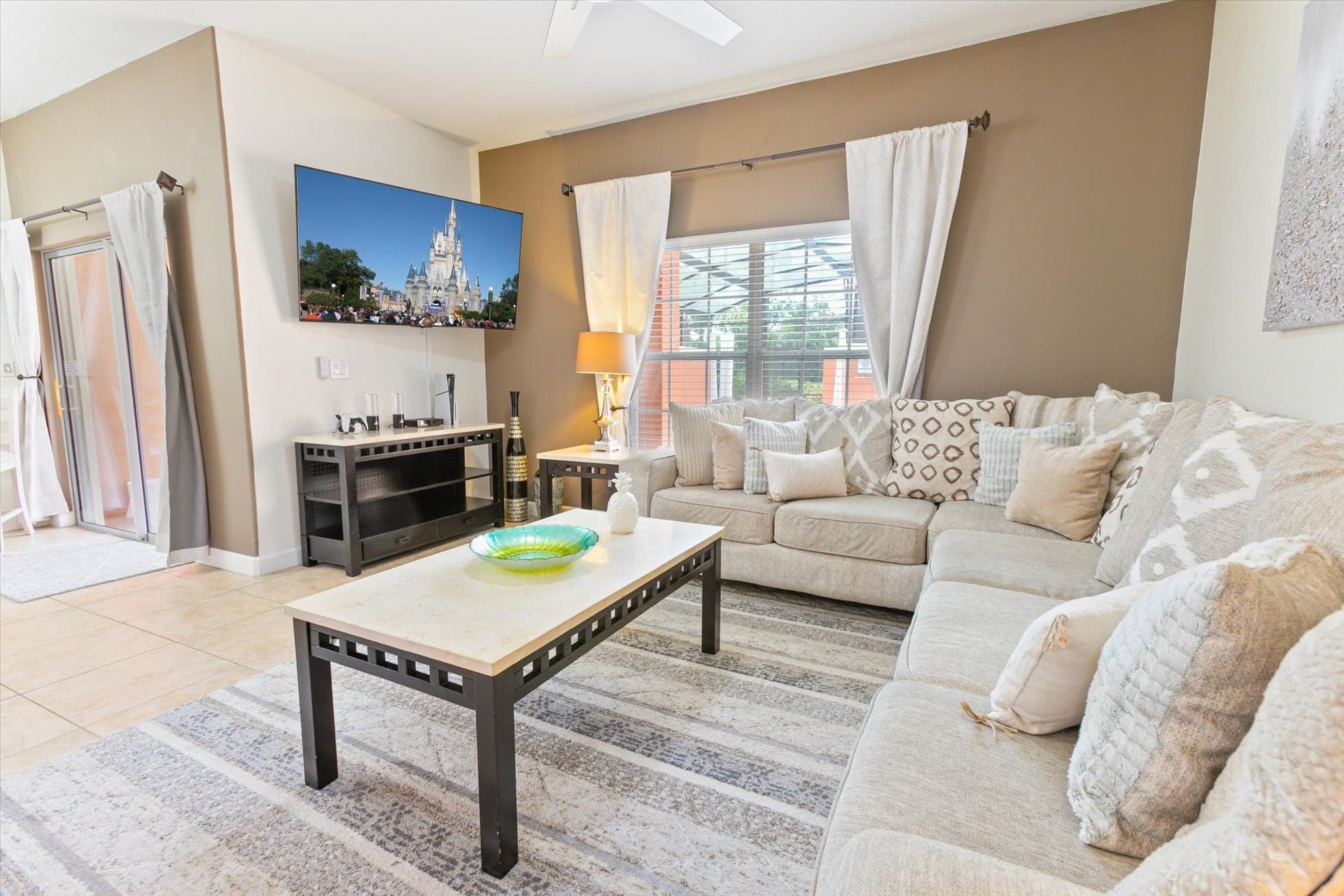 Salty Breeze Villa — Paradise Palms Resort