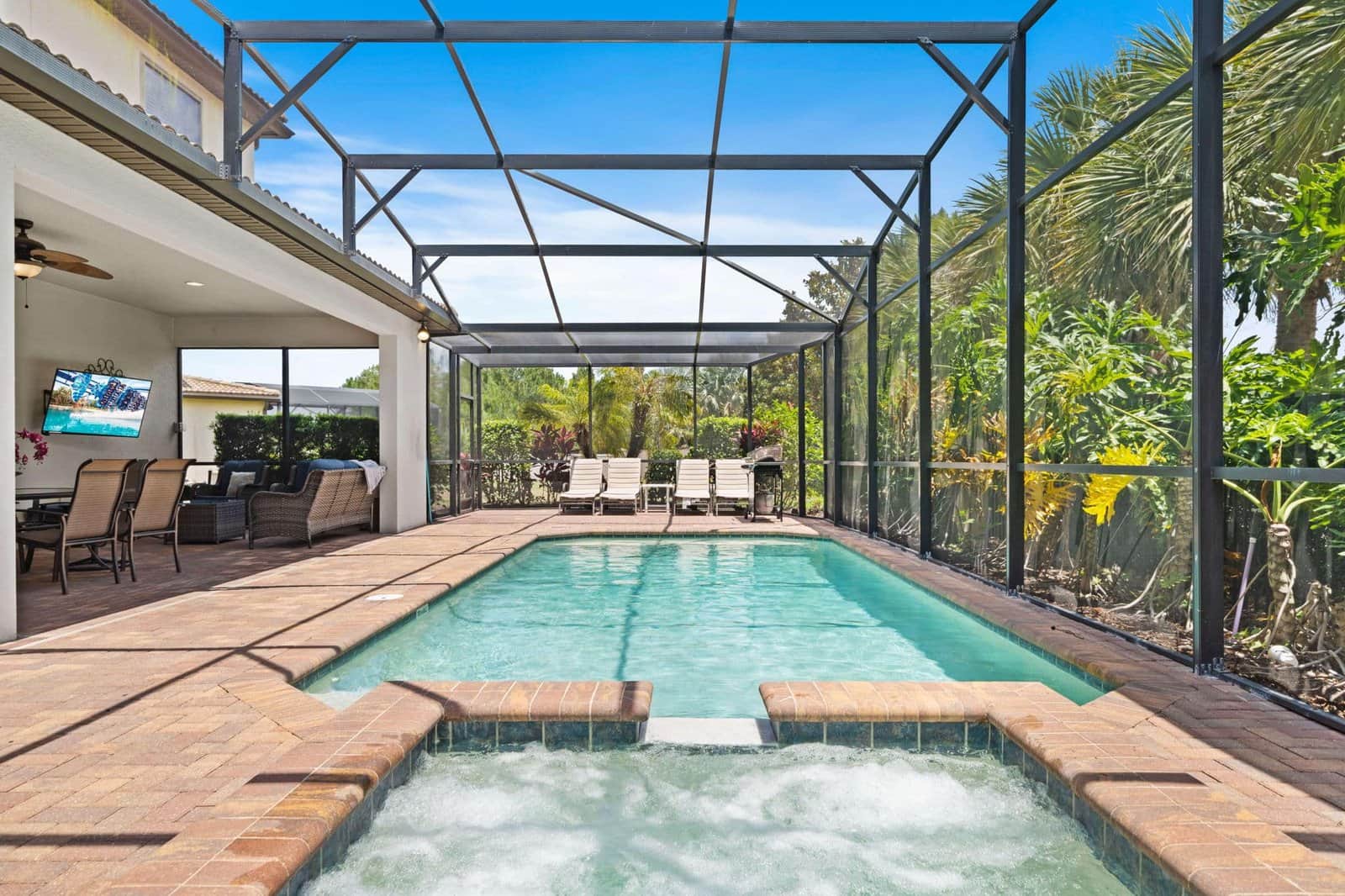 The Parisienne — 8-bedroom vacation home with a private pool at Windsor at Westside, Kissimmee, FL