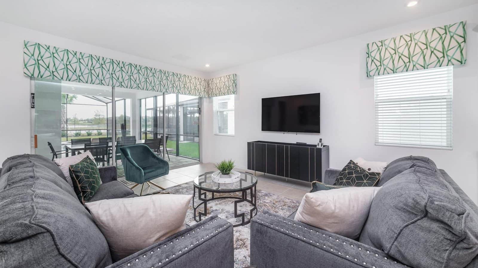Swaying Palms — 6-bedroom vacation home with a private pool at Solara Resort, Kissimmee, FL