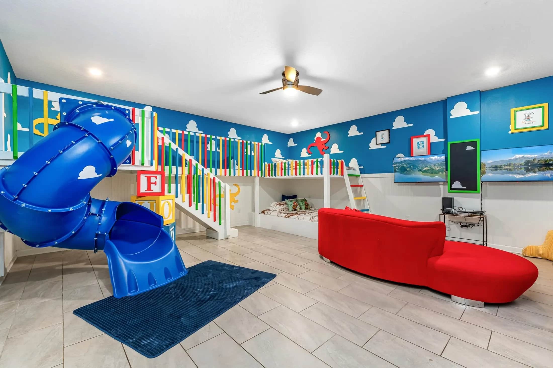 Red Sky Retreat — 9-bedroom vacation home with a private pool at Storey Lake Resort, Kissimmee, FL
