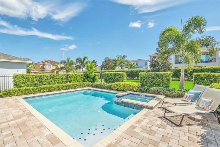 Encore Luxe Haven — 8-bedroom vacation home with a private pool at Encore Resort, Kissimmee, FL